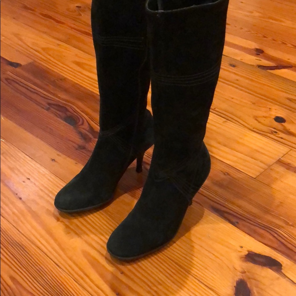 BCBGMaxAzria Women’s boots - heels - black - suede